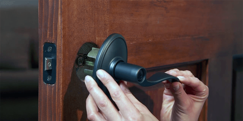 door lock installation - Locksmith Malden MA